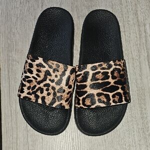 Cheetah Sandals,womens Sz 7 Slip On Cheetah Sandals!! Great Condition!!